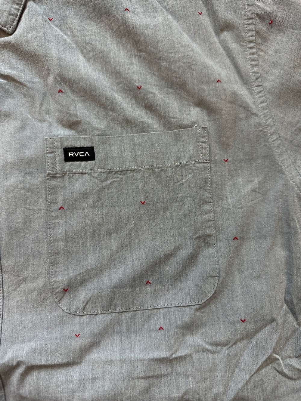 RVCA Men’s Short Sleeve Button-Up Shirt in Gray with Subtle Speckle - Picture 3 of 4